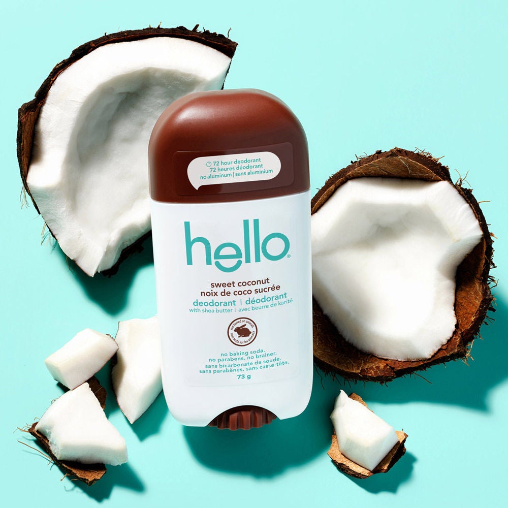 Déodorant sans aluminium hello noix de coco sucrée pour femme et homme entouré d’inspiration à la noix de coco sucrée.
