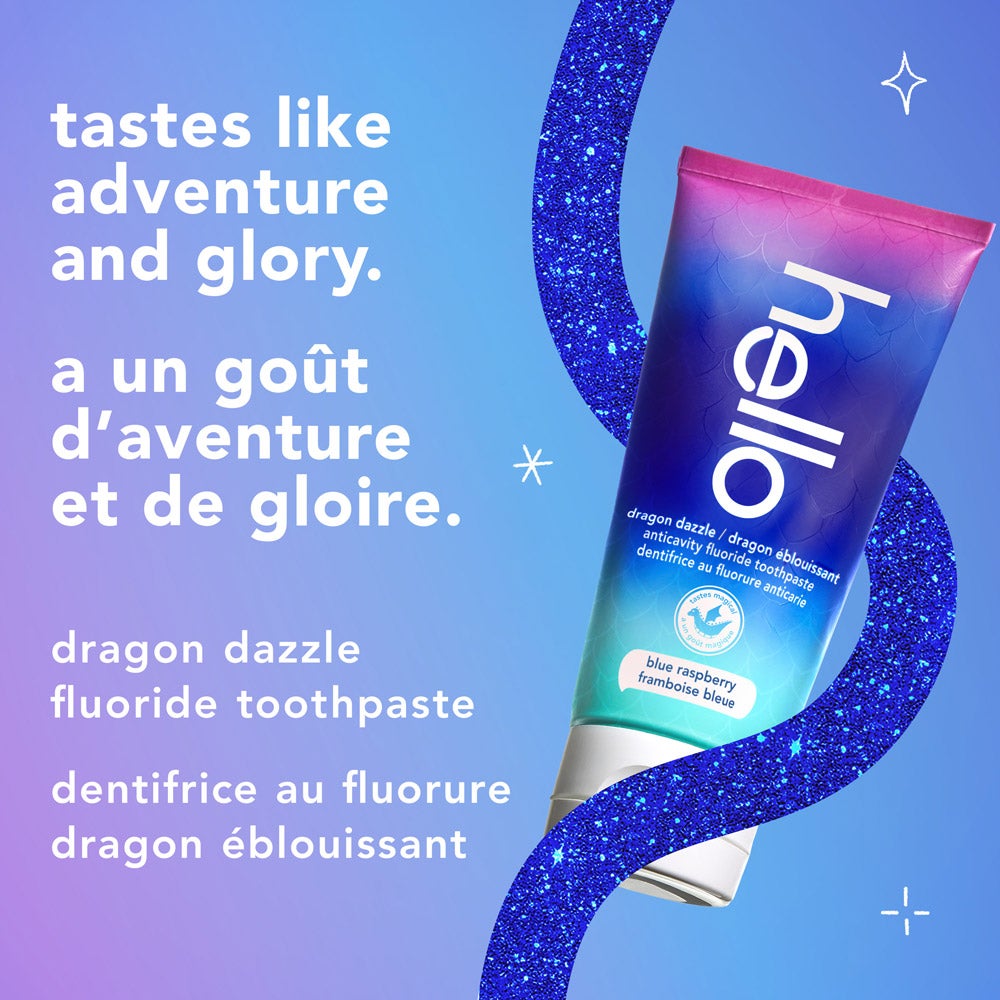 Un tube de dentifrice au fluorure hello dragon éblouissant framboise bleue est présenté sur une bordure bleue scintillante incurvée, avec un fond bleu clair. Le texte indique : « un goût d’aventure et de gloire. dentifrice au fluorure dragon éblouissant ».